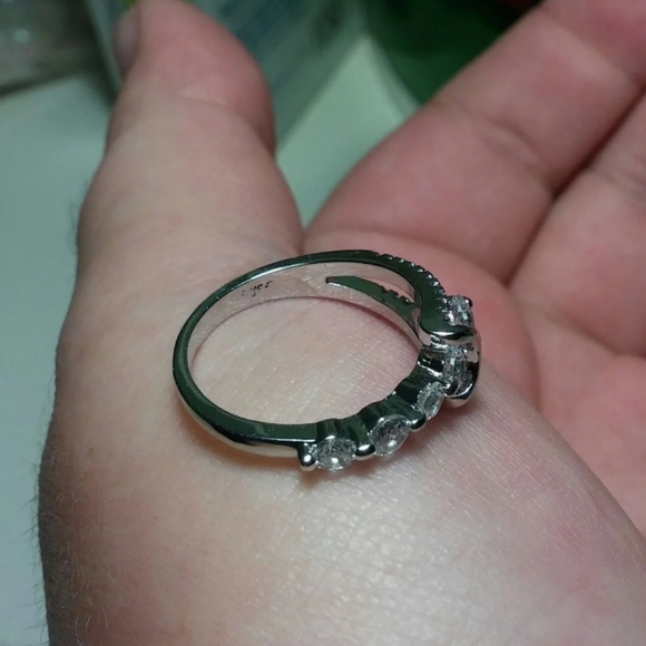 14k WG/Silver Cross Over Journey Diamond Ring sz 7